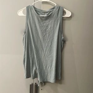 Beyond yoga sleeveless tee tie back detail